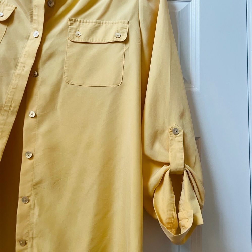 Chico's light yellow blouse size 1 like new condition! - Picture 2 of 5